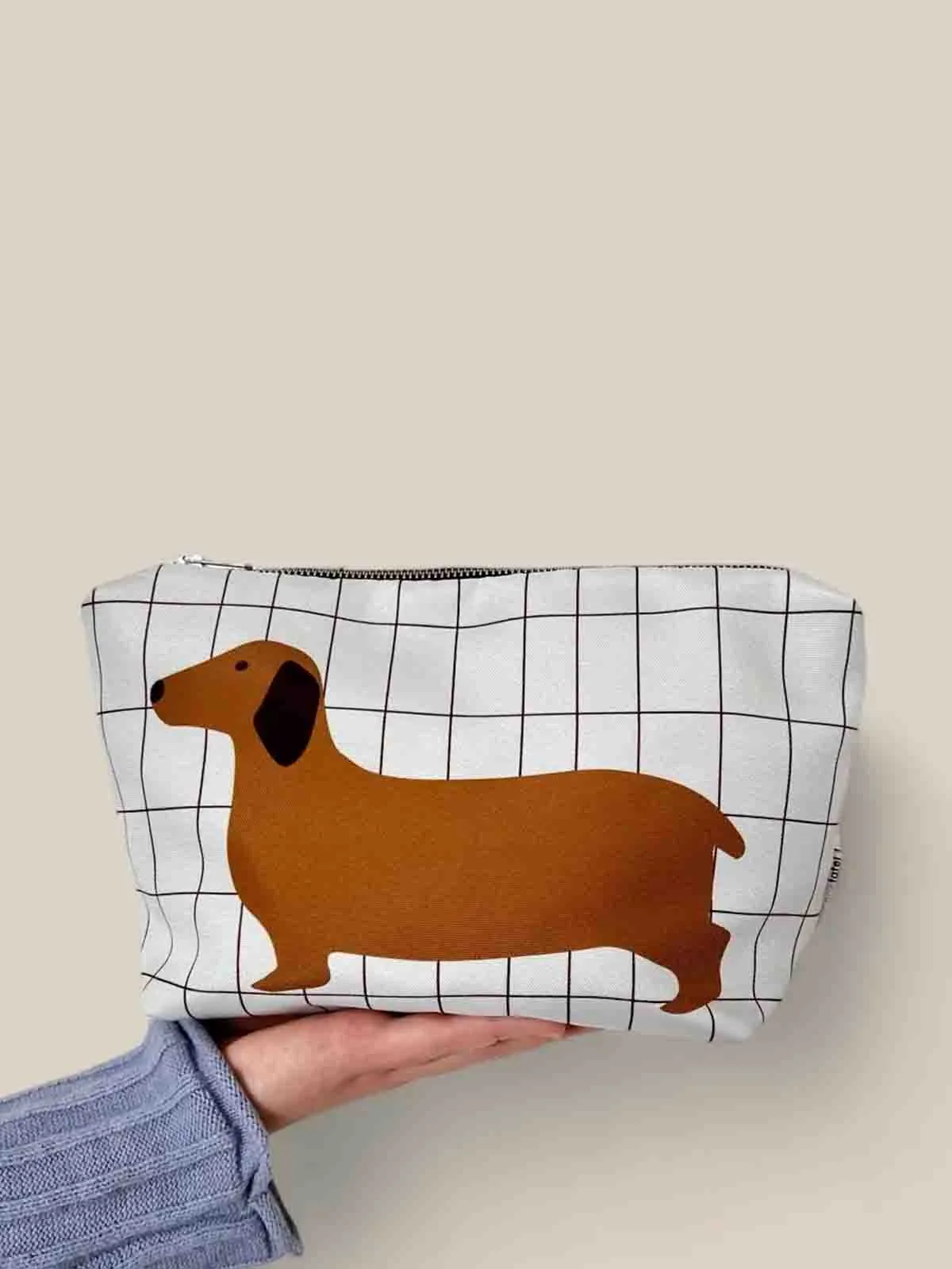 Toilettaske (18 x 30) - Creme med tern og gravhund