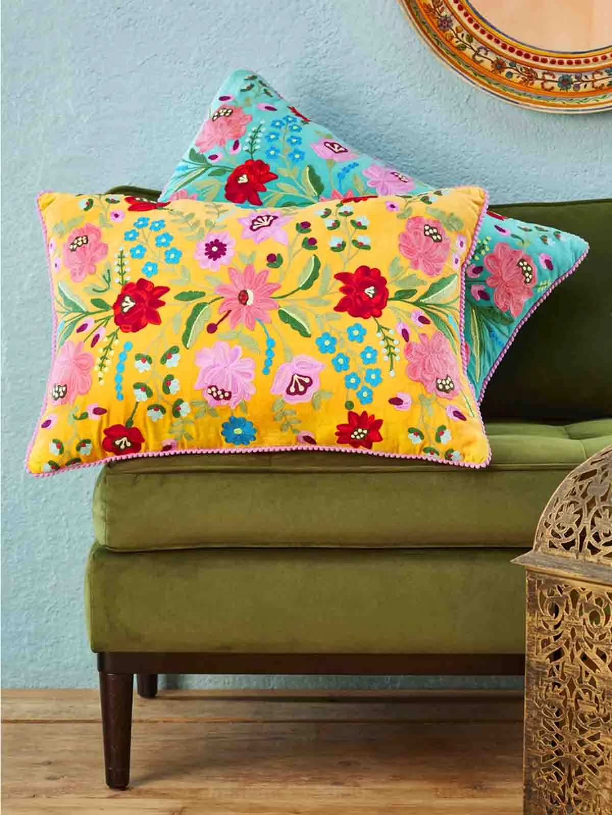 Pude 40x60 cm - "Rajkamal" i Gul med pink blomster