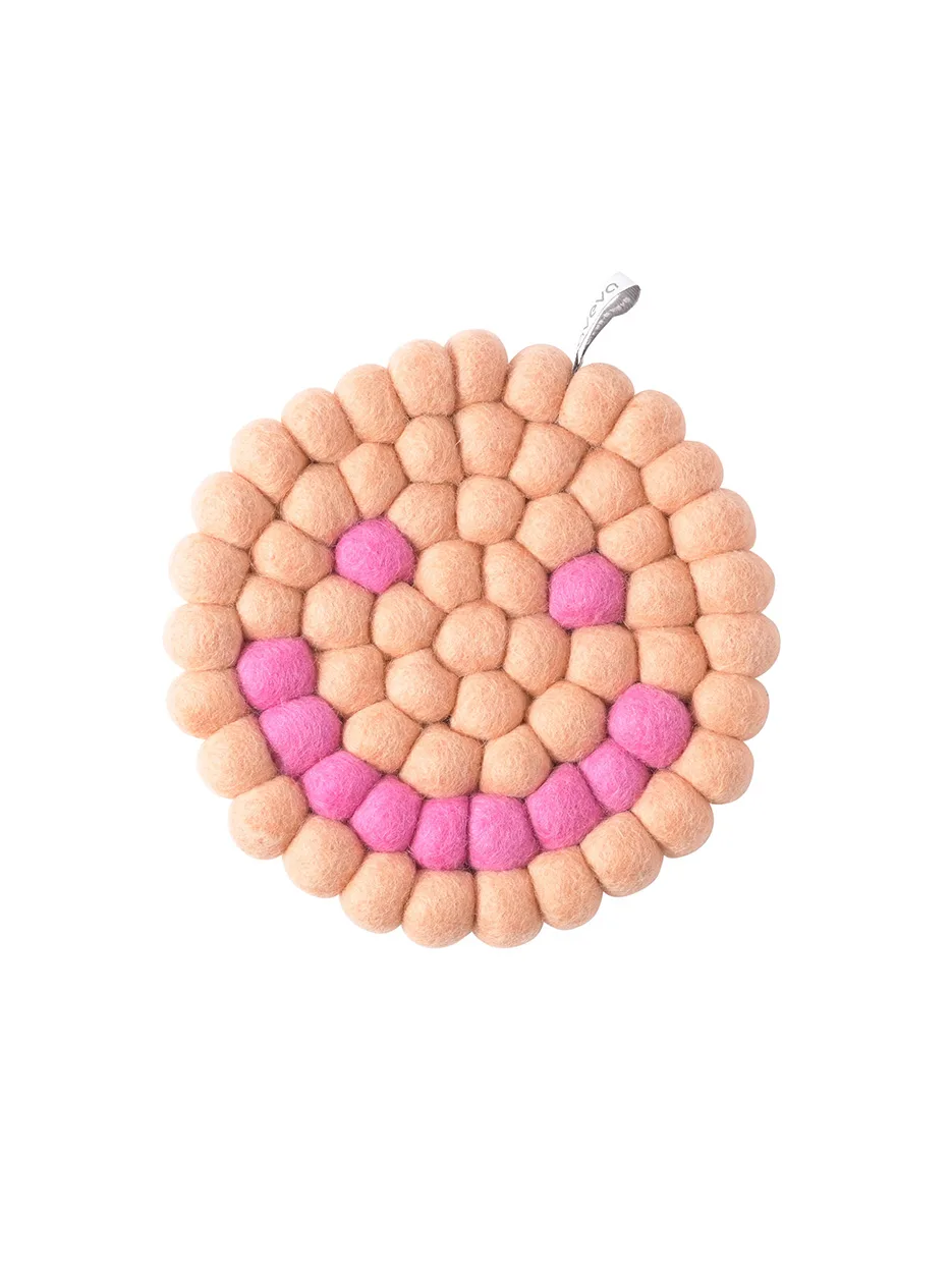 Rund bordskåner i filt - Smiley "Peach"