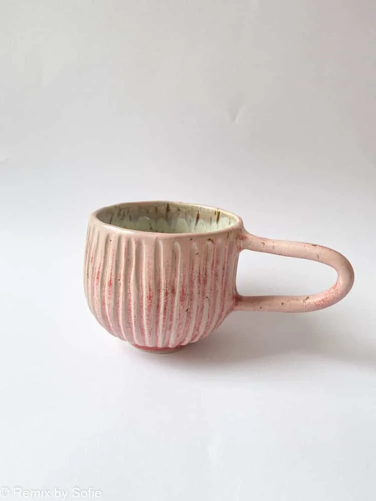 "Hygge" kop smalle riller - rosa/rød