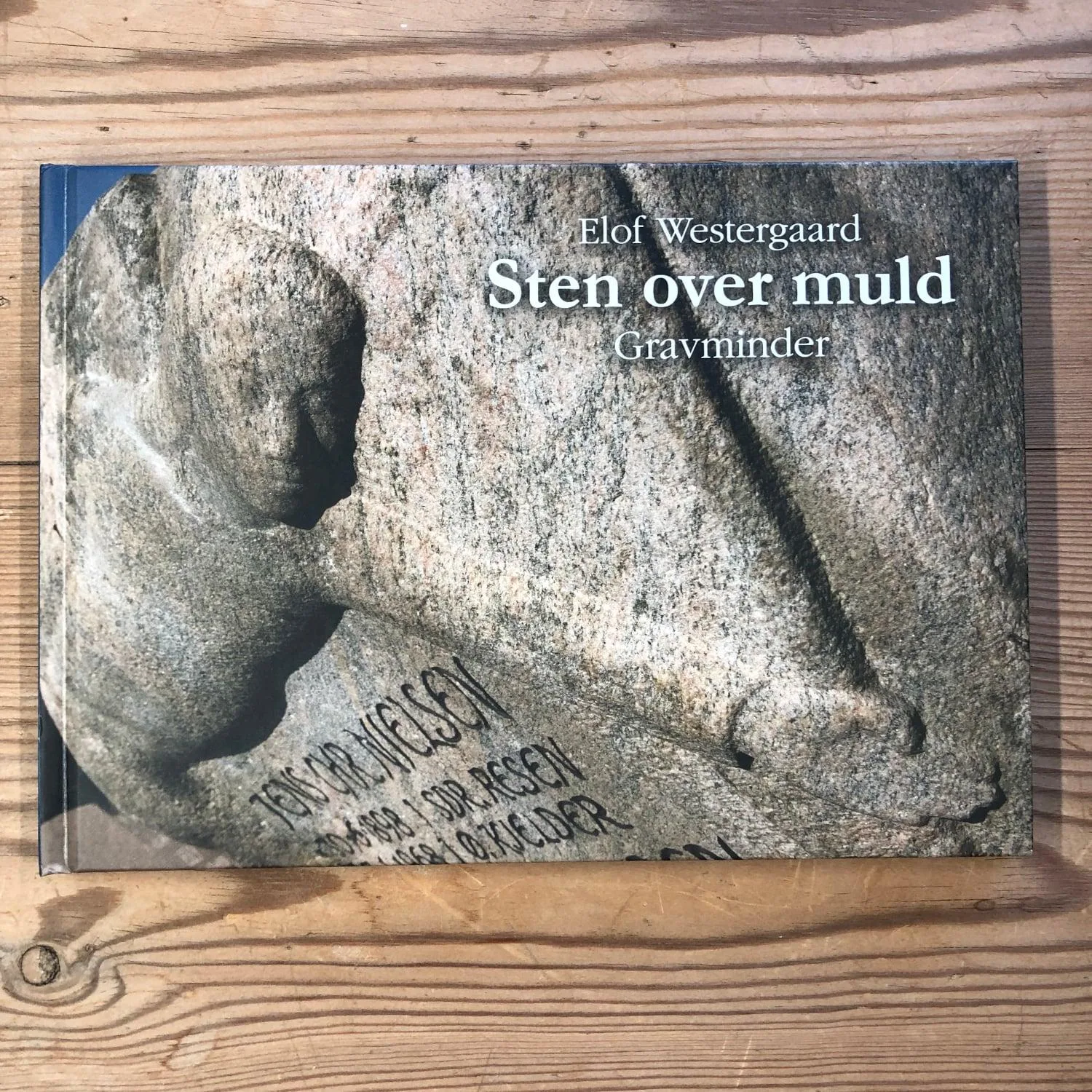 Sten over muld – Gravminder